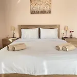 Sofias Trikala Megala Kalyvia