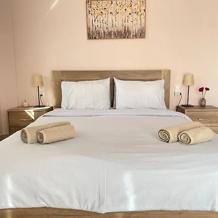 Sofias Trikala Megala Kalyvia