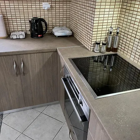 Sofias Trikala * Megala Kalyvia