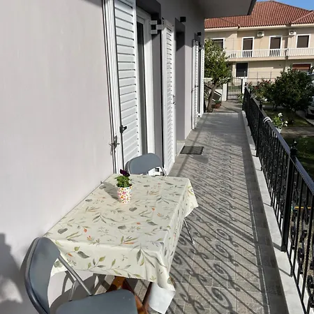 Lejlighed Sofias Trikala Megala Kalyvia