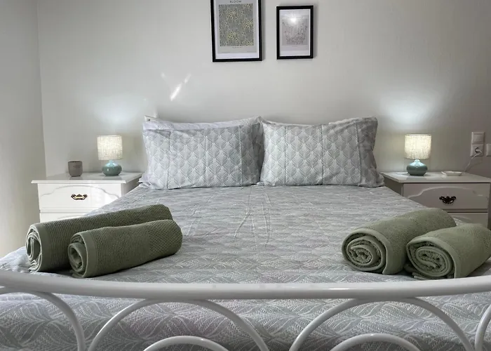 Sofias Trikala Megala Kalyvia