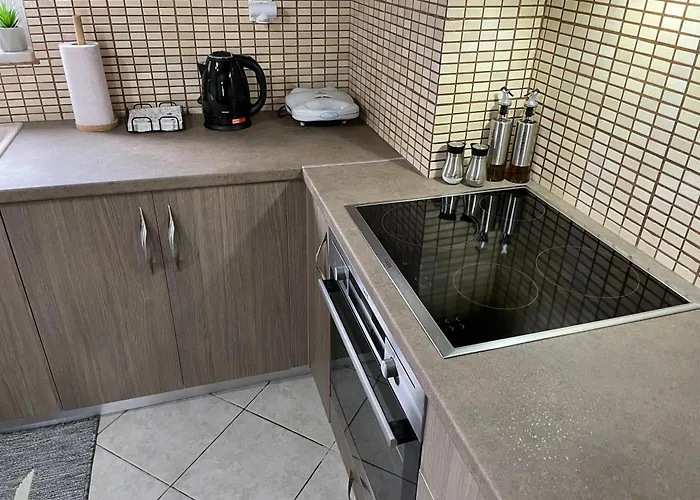 Sofias Trikala * Megala Kalyvia