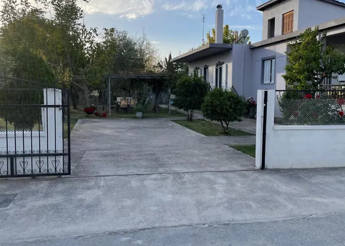 Sofias Trikala * Megala Kalyvia